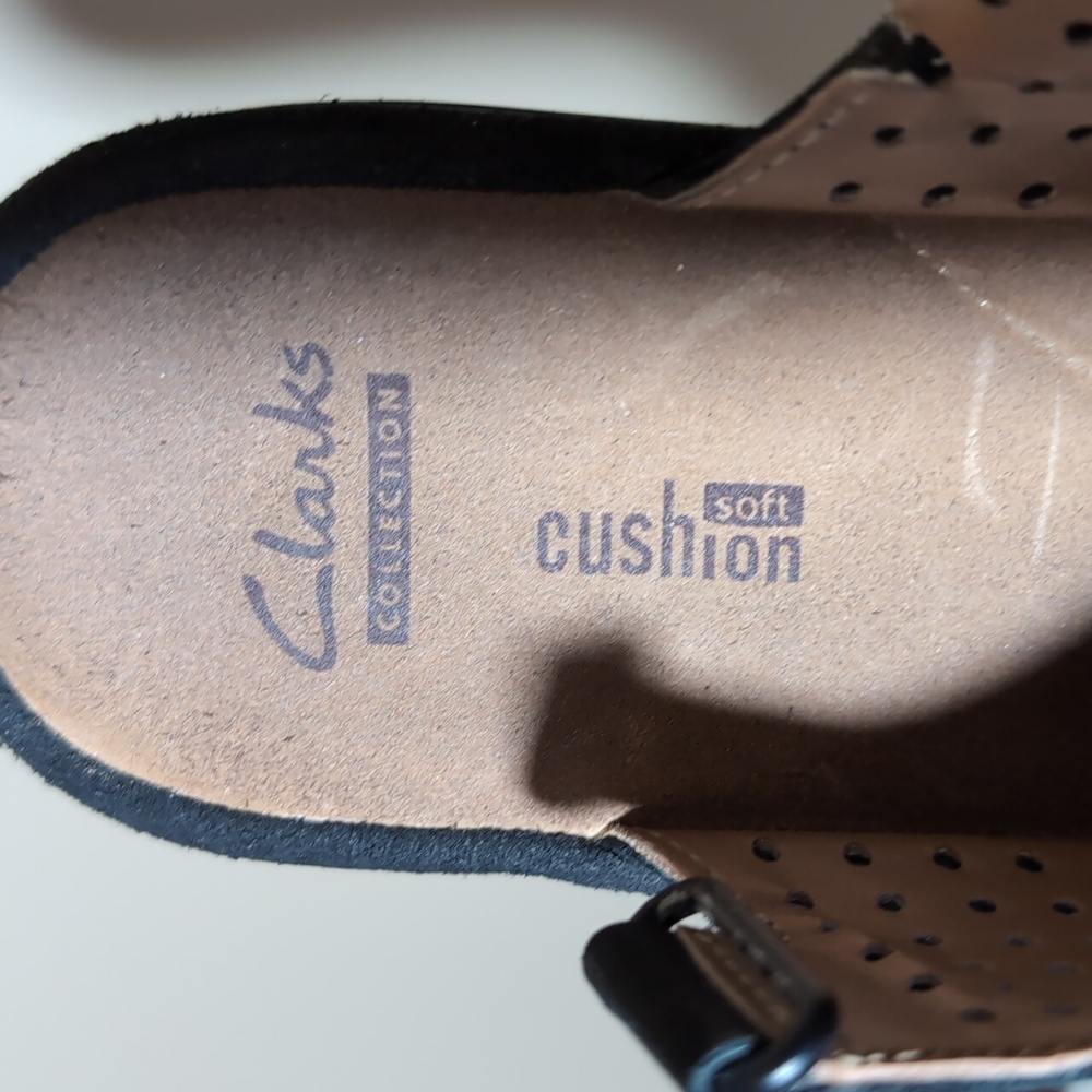 Sz 8 Clark's Black Wedge Sandals - Picture 6 of 8